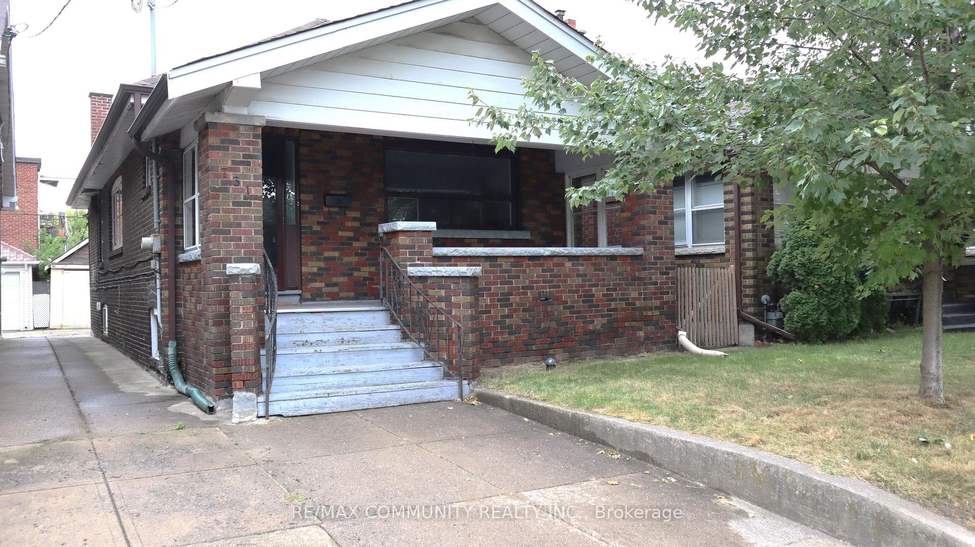 731 Coxwell Avenue Unit Main Fl photo 1