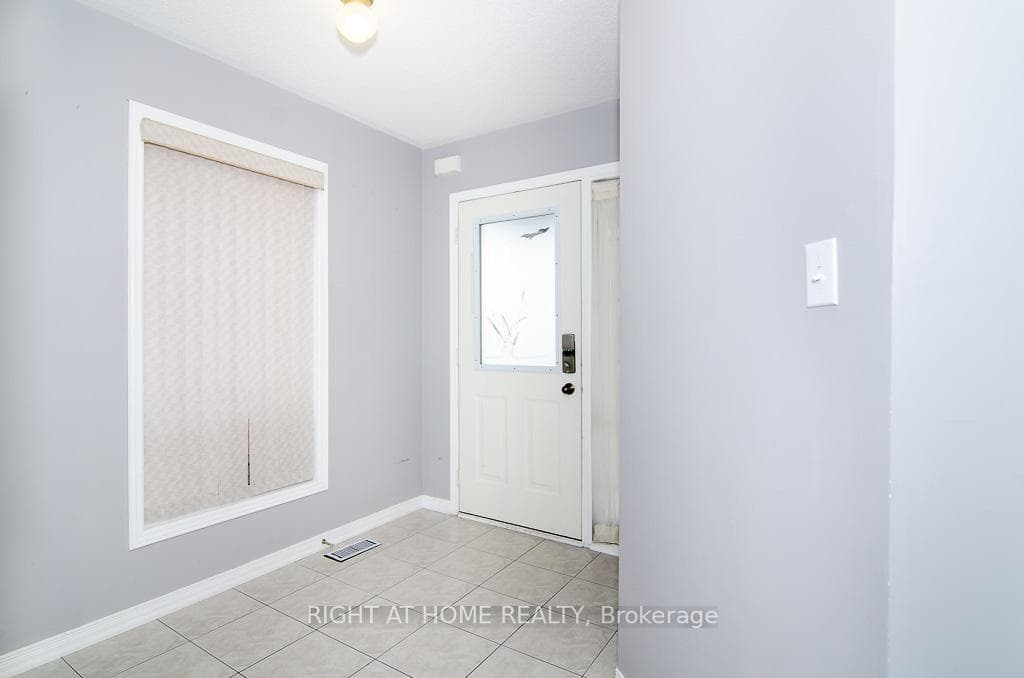 3288 Raindance Crescent photo 3