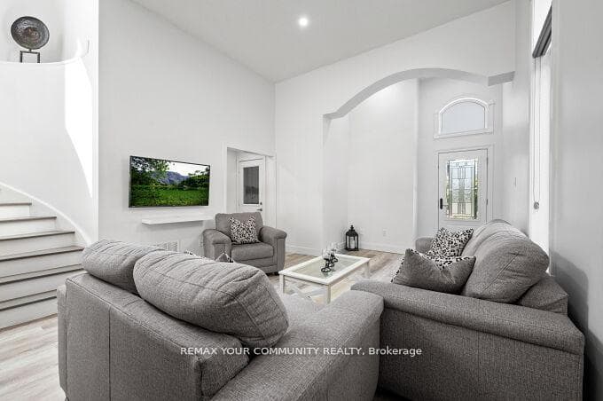 144 Broomlands Drive photo 9