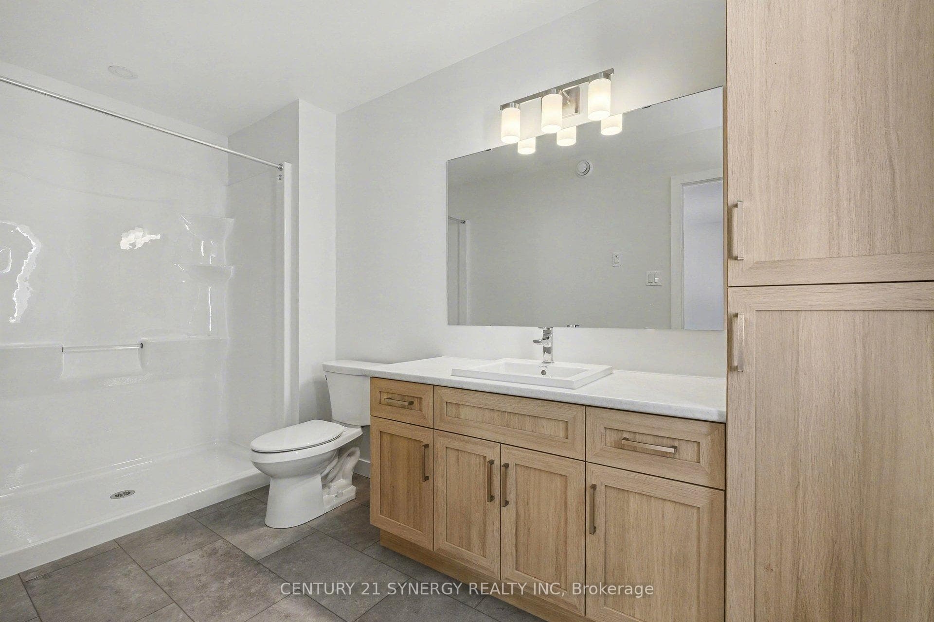 21 HELEN Street photo 18