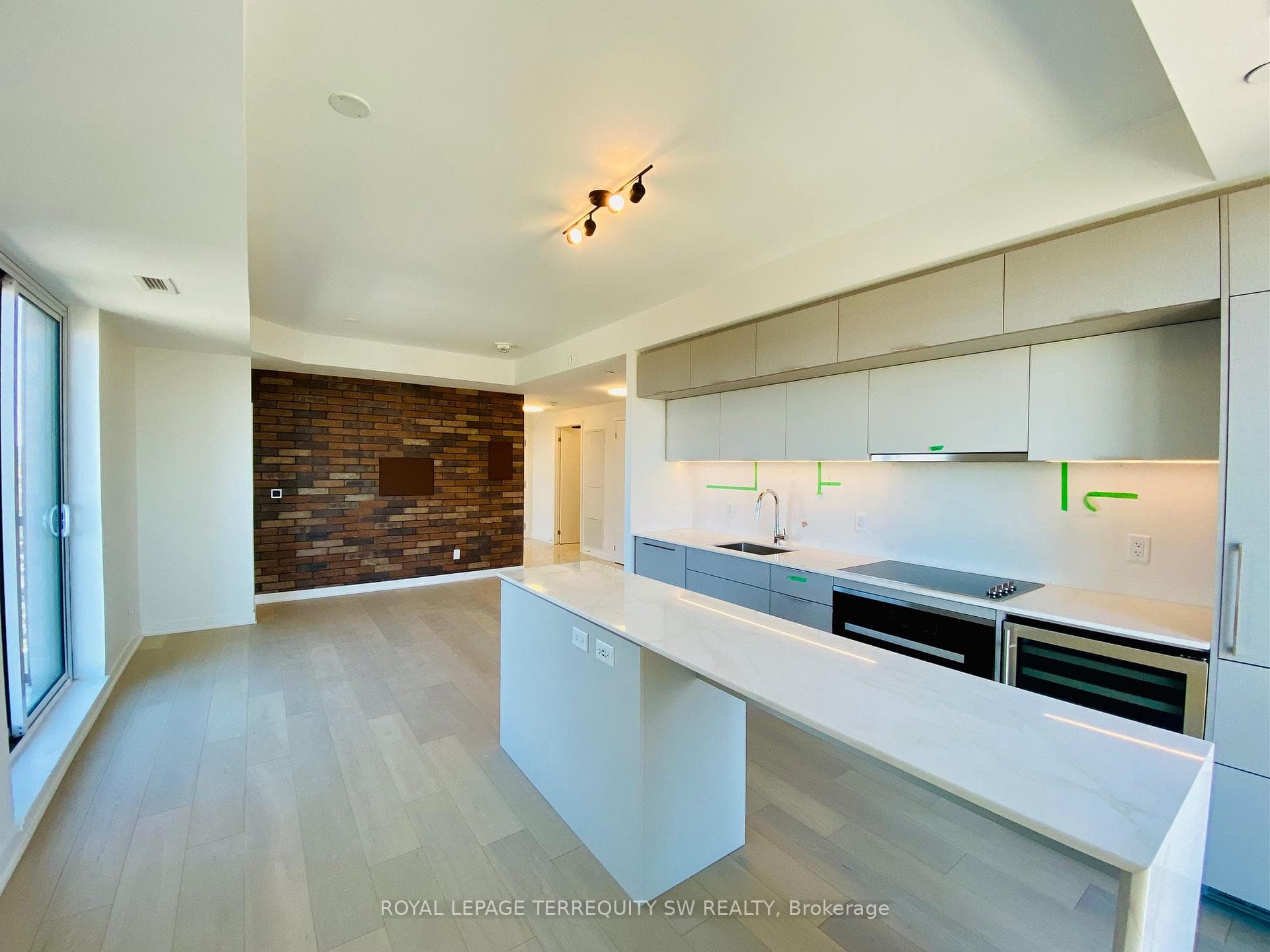 185 Alberta Avenue Unit 1201 photo 5