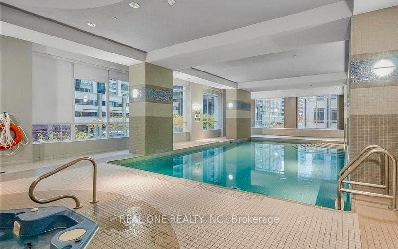 761 Bay Street Unit 1713 photo 11