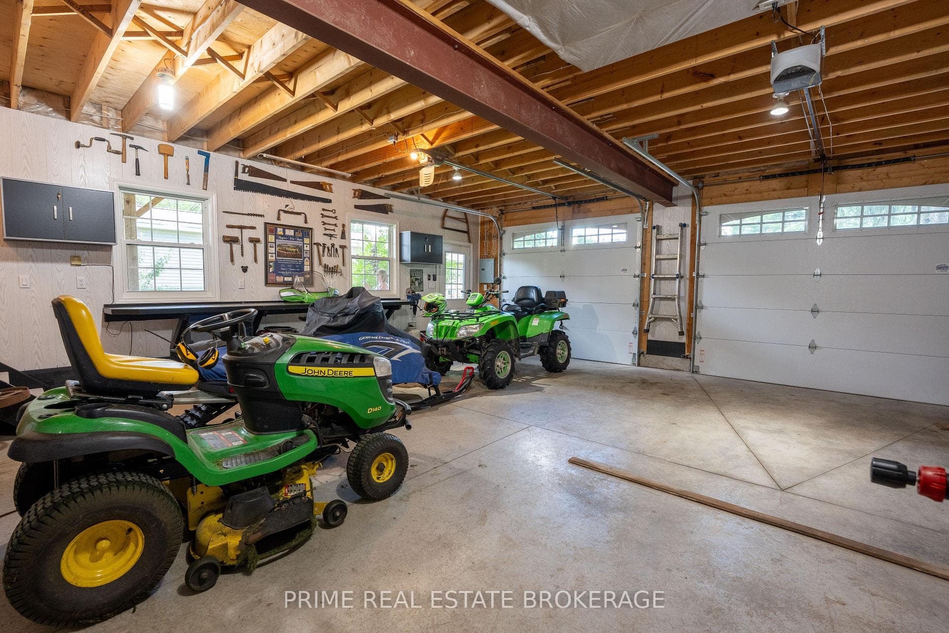 129 Huron Road photo 29