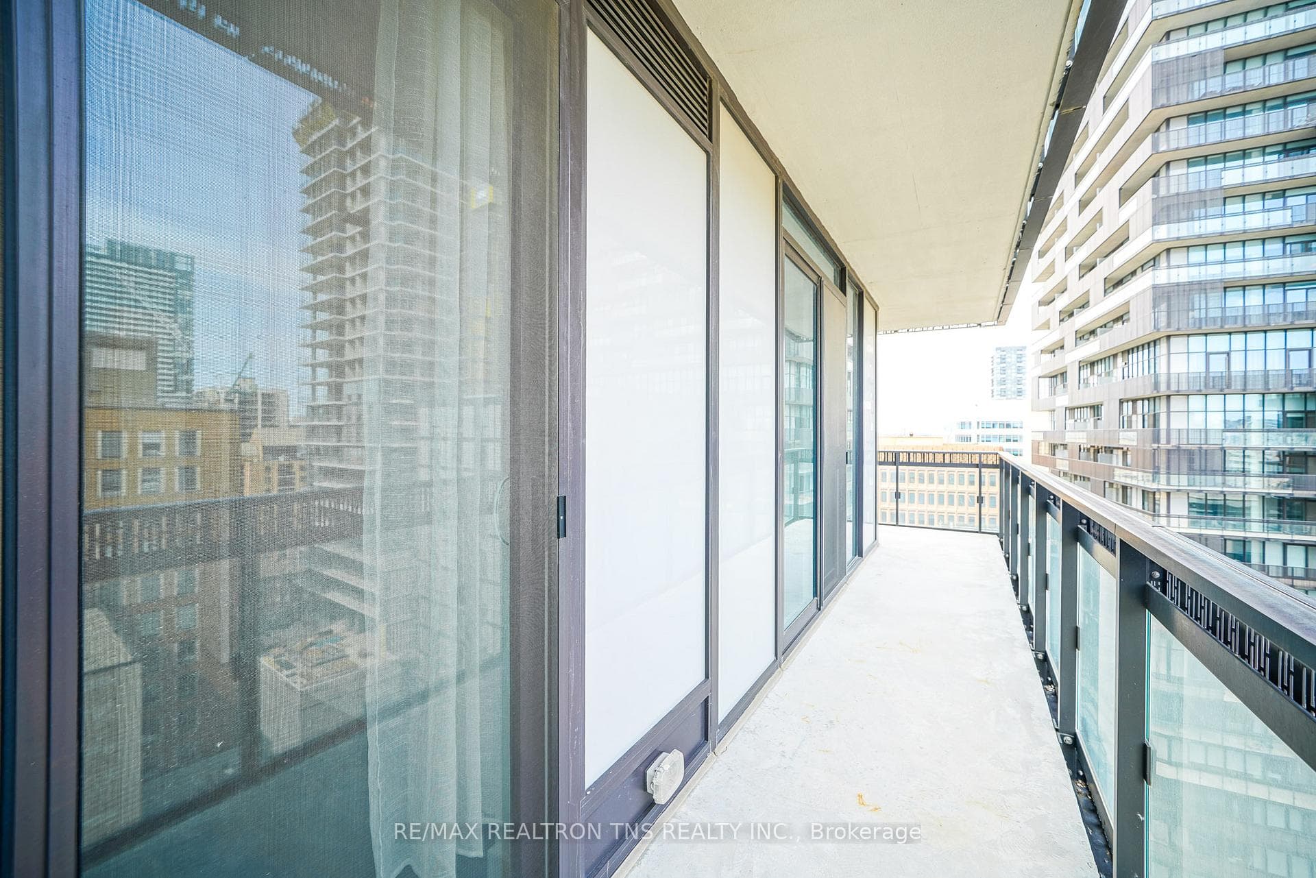 8 Eglinton Avenue Unit 908 photo 21