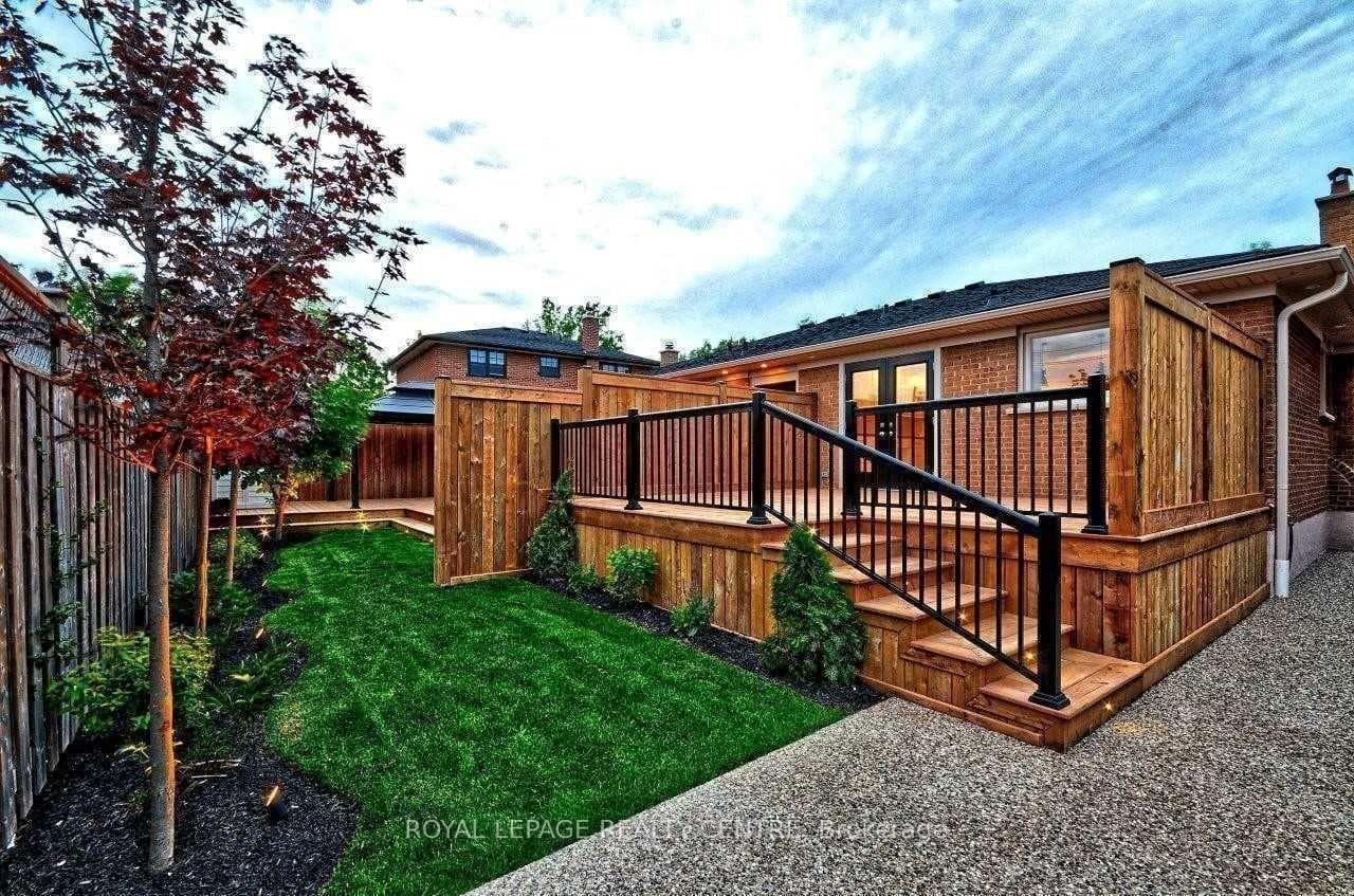 326 Slade Crescent Unit Upper photo 15