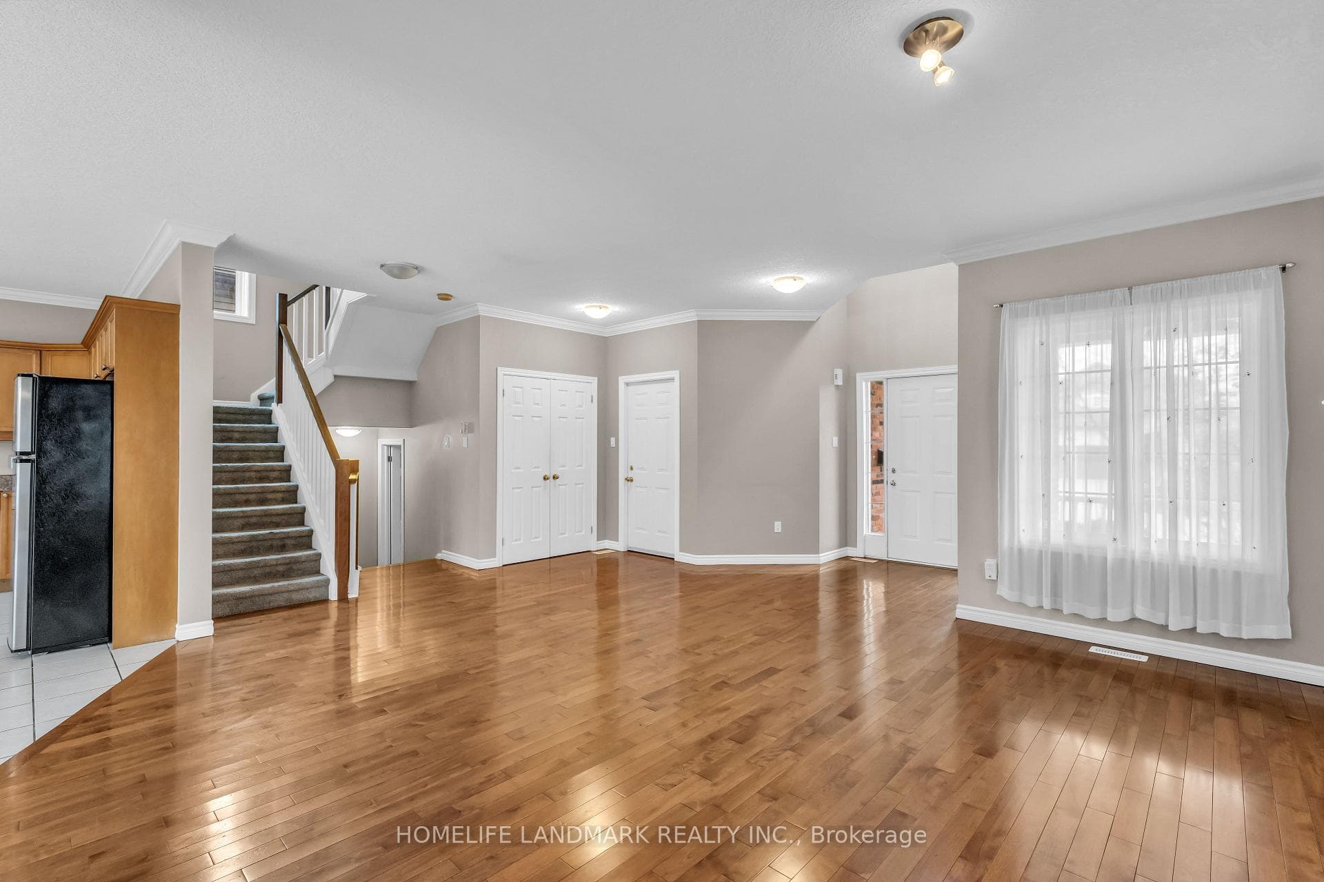 1538 Coronation Drive photo 8