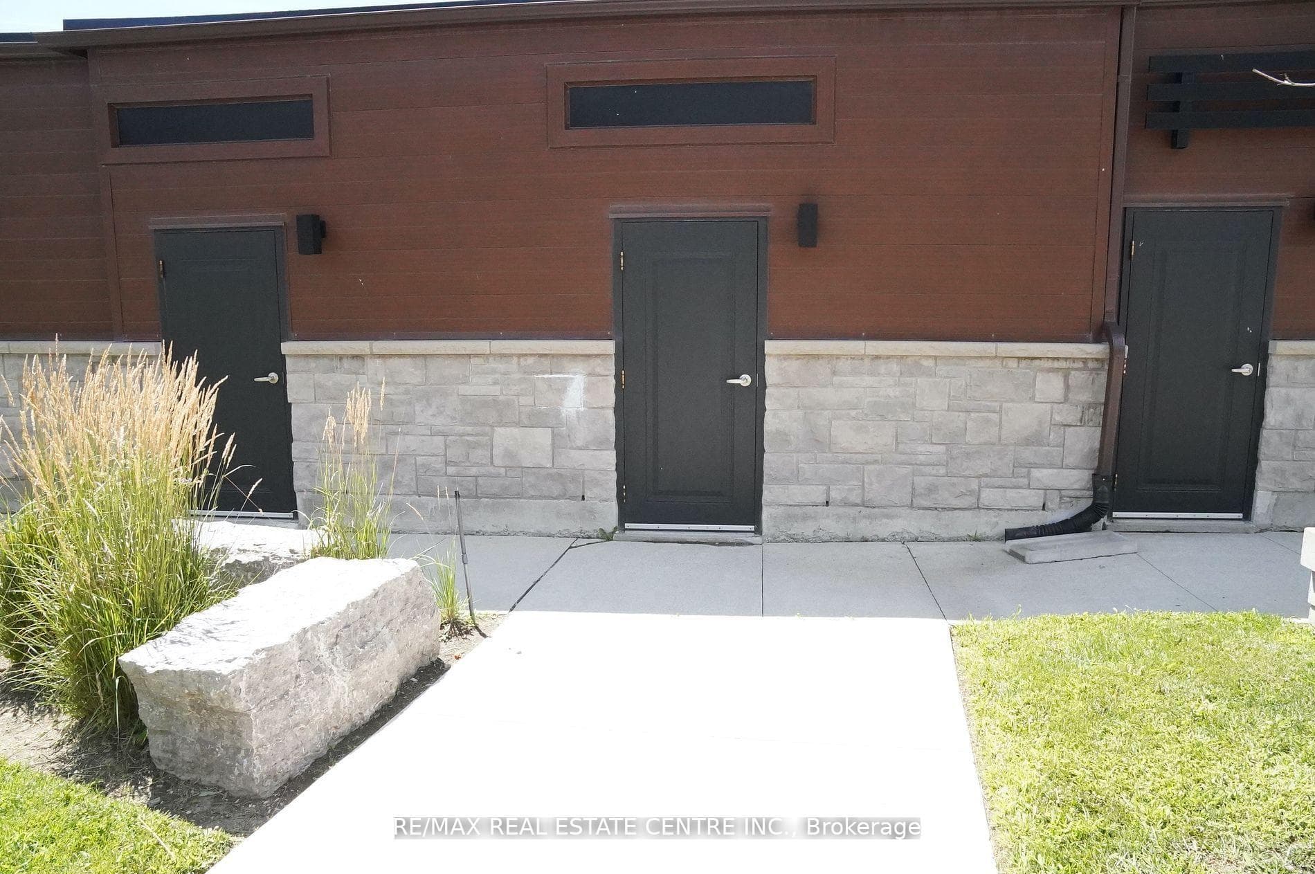 2388 Khalsa Gate Unit 305 photo 18
