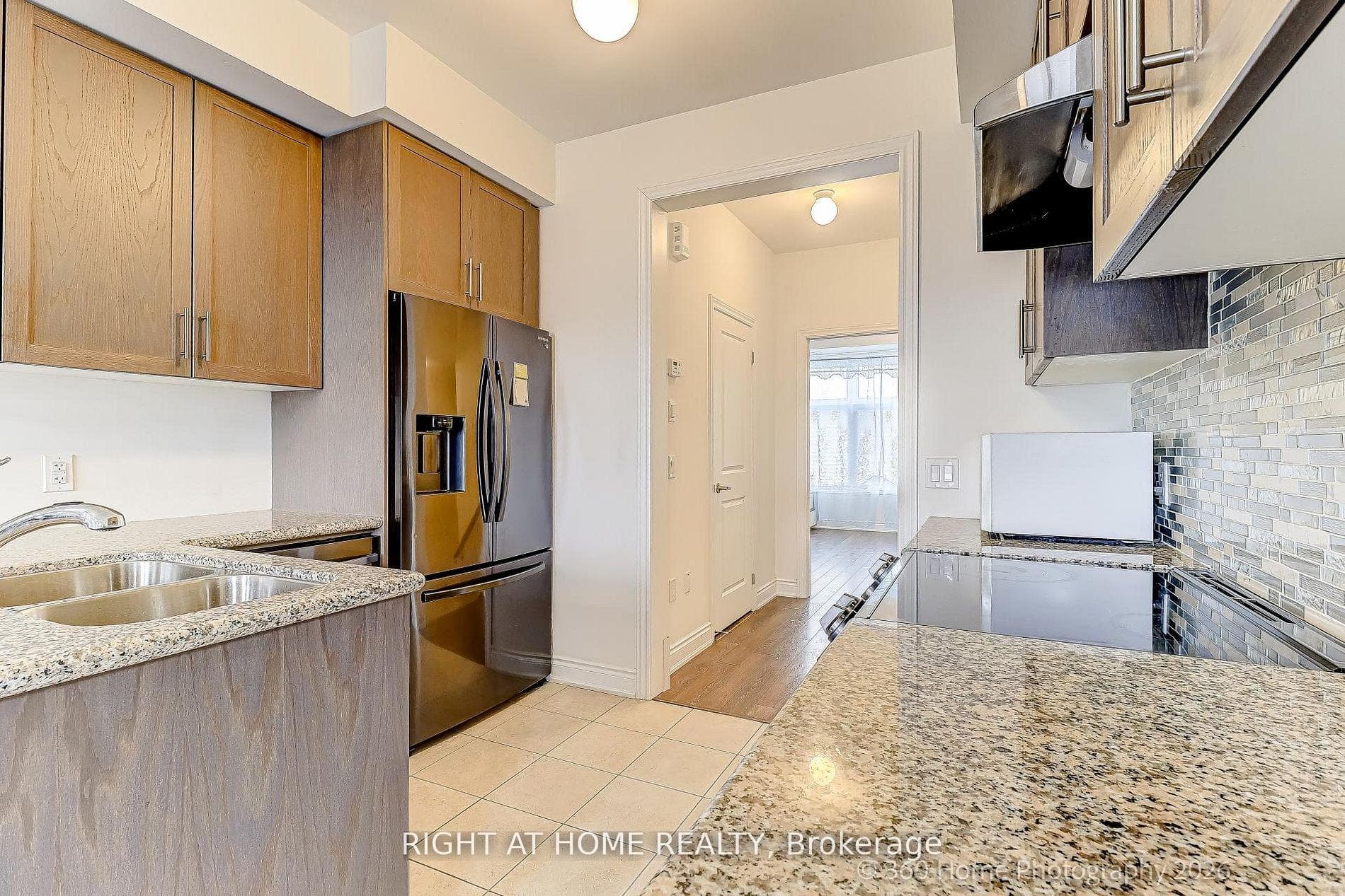 3014 Islington Avenue photo 3