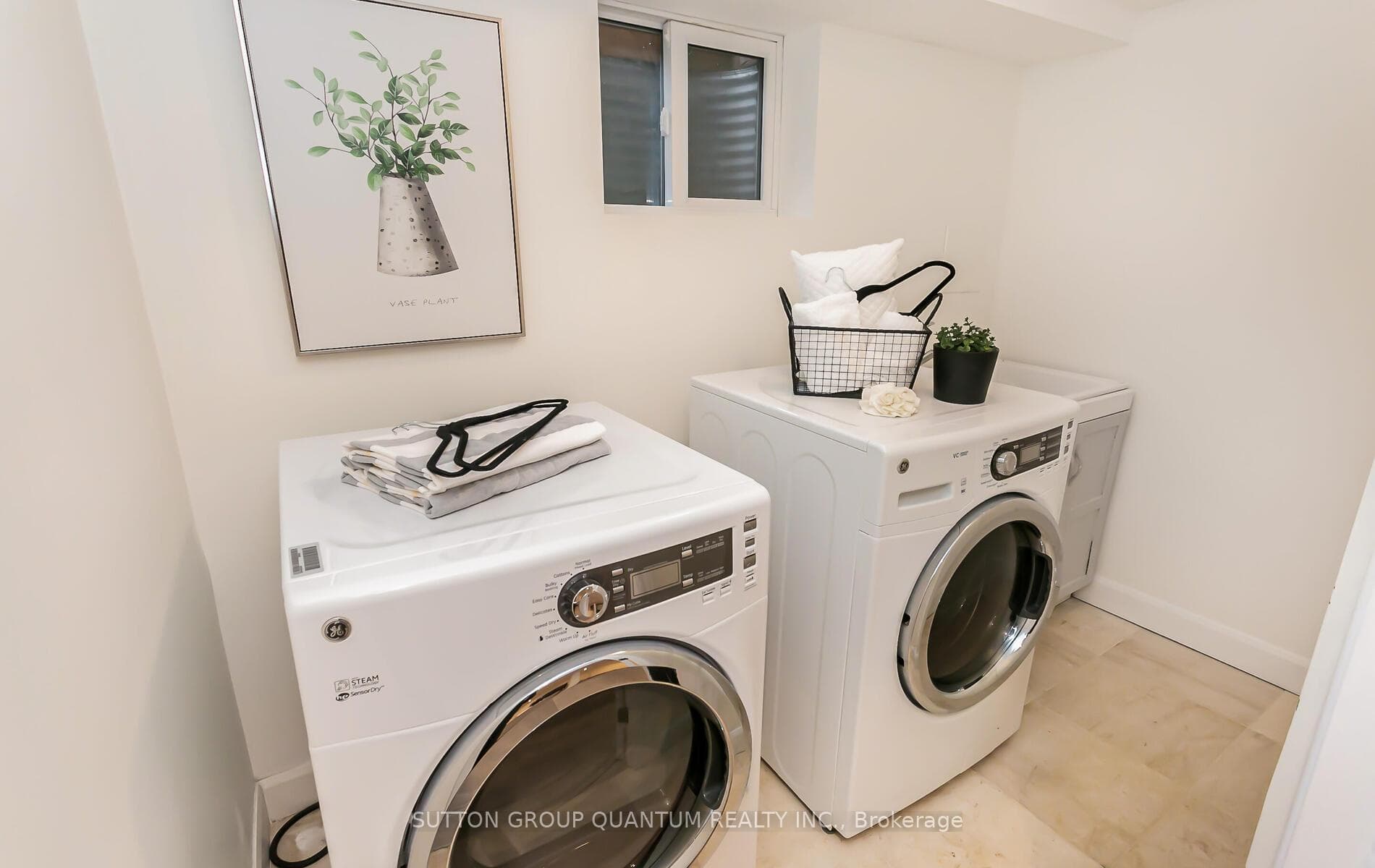 270 Sunset Drive photo 32