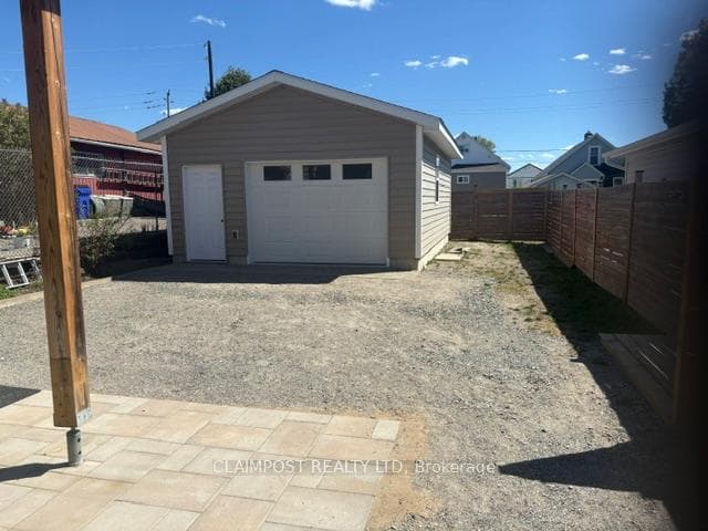 59 Lincoln Avenue photo 19