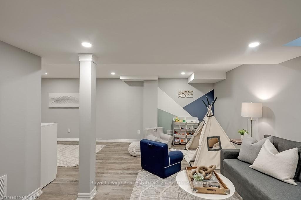 2401 OLD BROMPTON Way photo 40