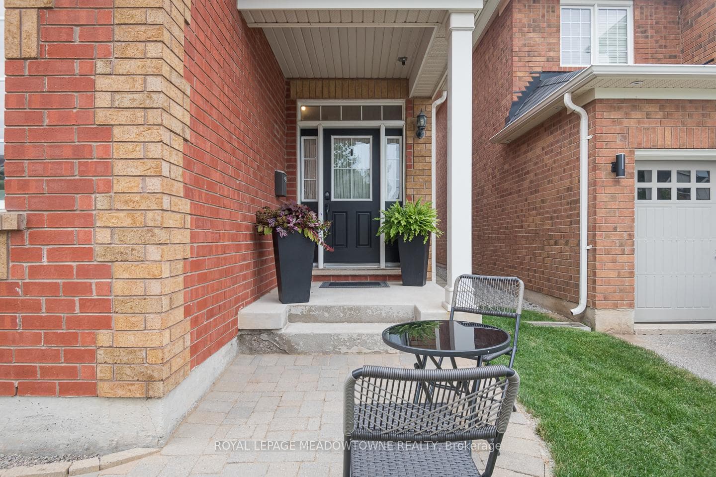907 Vickerman Way photo 4