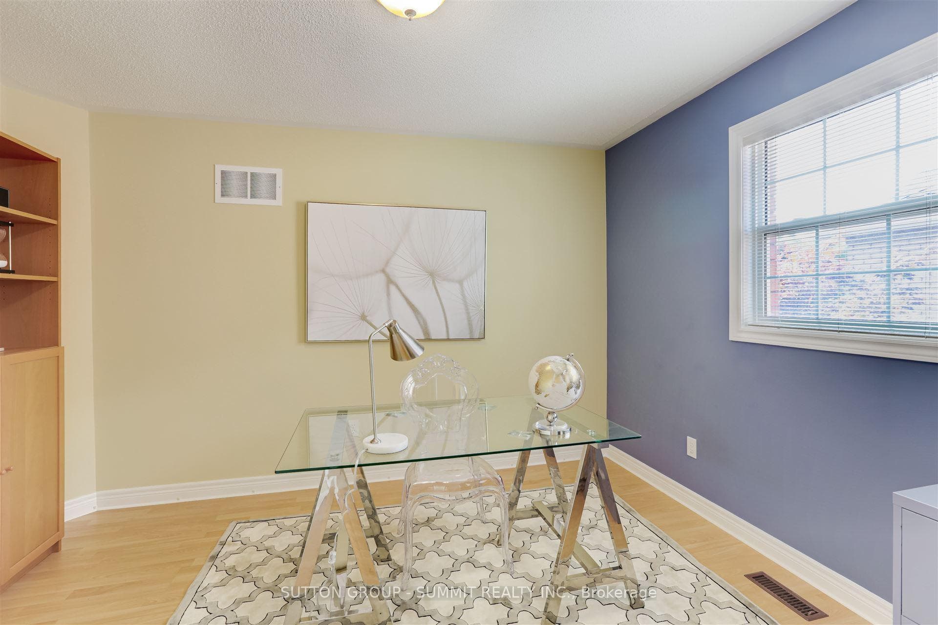 2305 YORKTOWN Circle photo 18