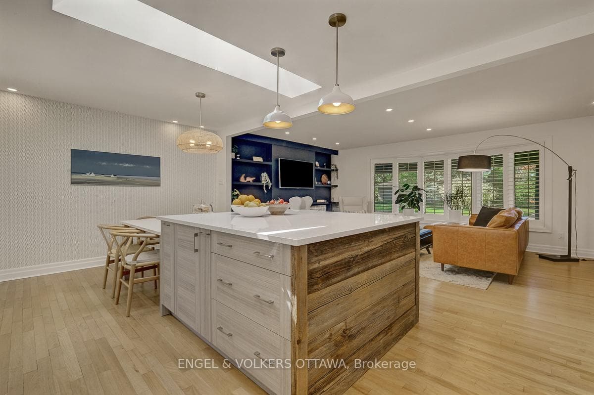 54 Qualicum Street photo 14
