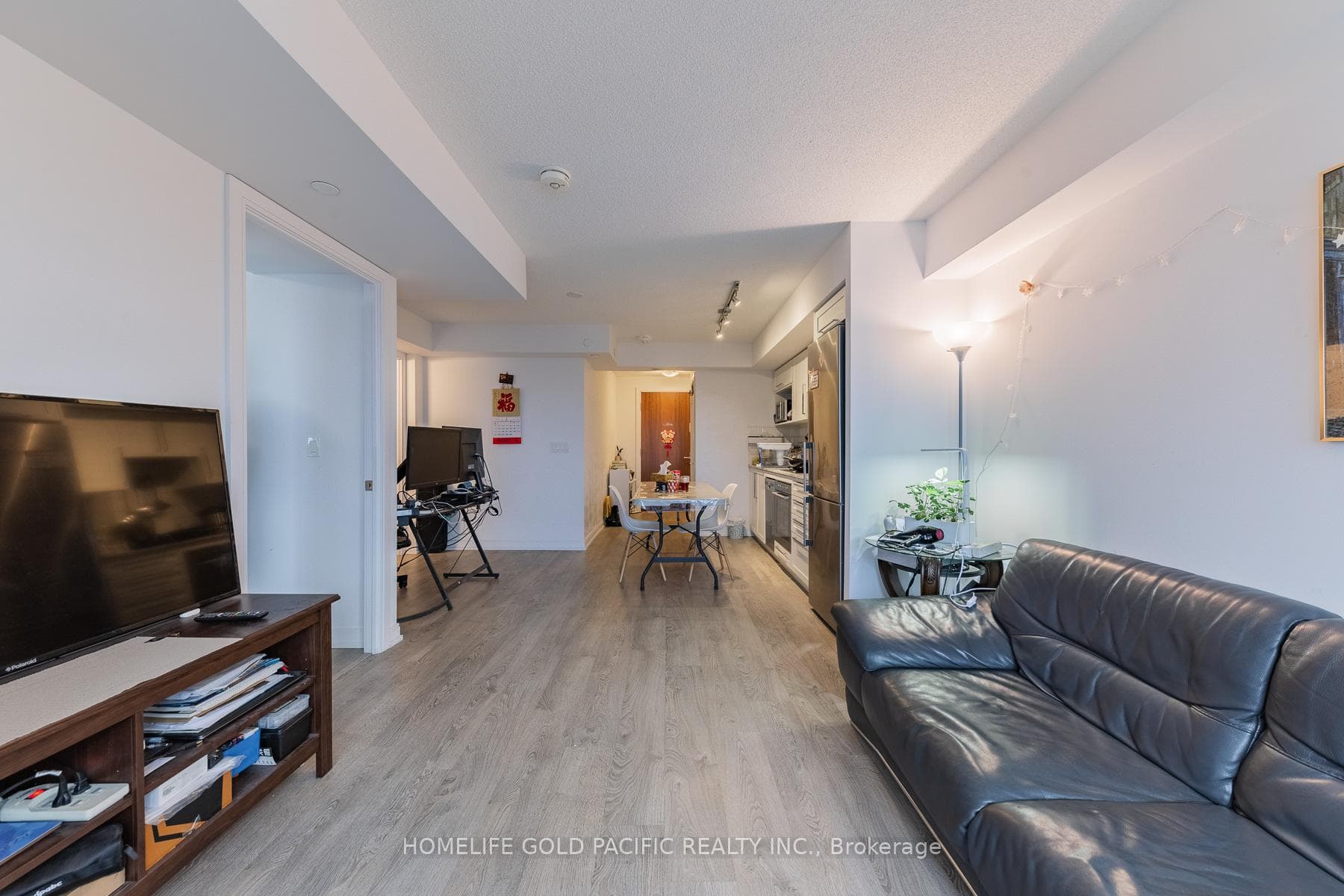 275 VILLAGE GREEN Square Unit 1618 photo 11