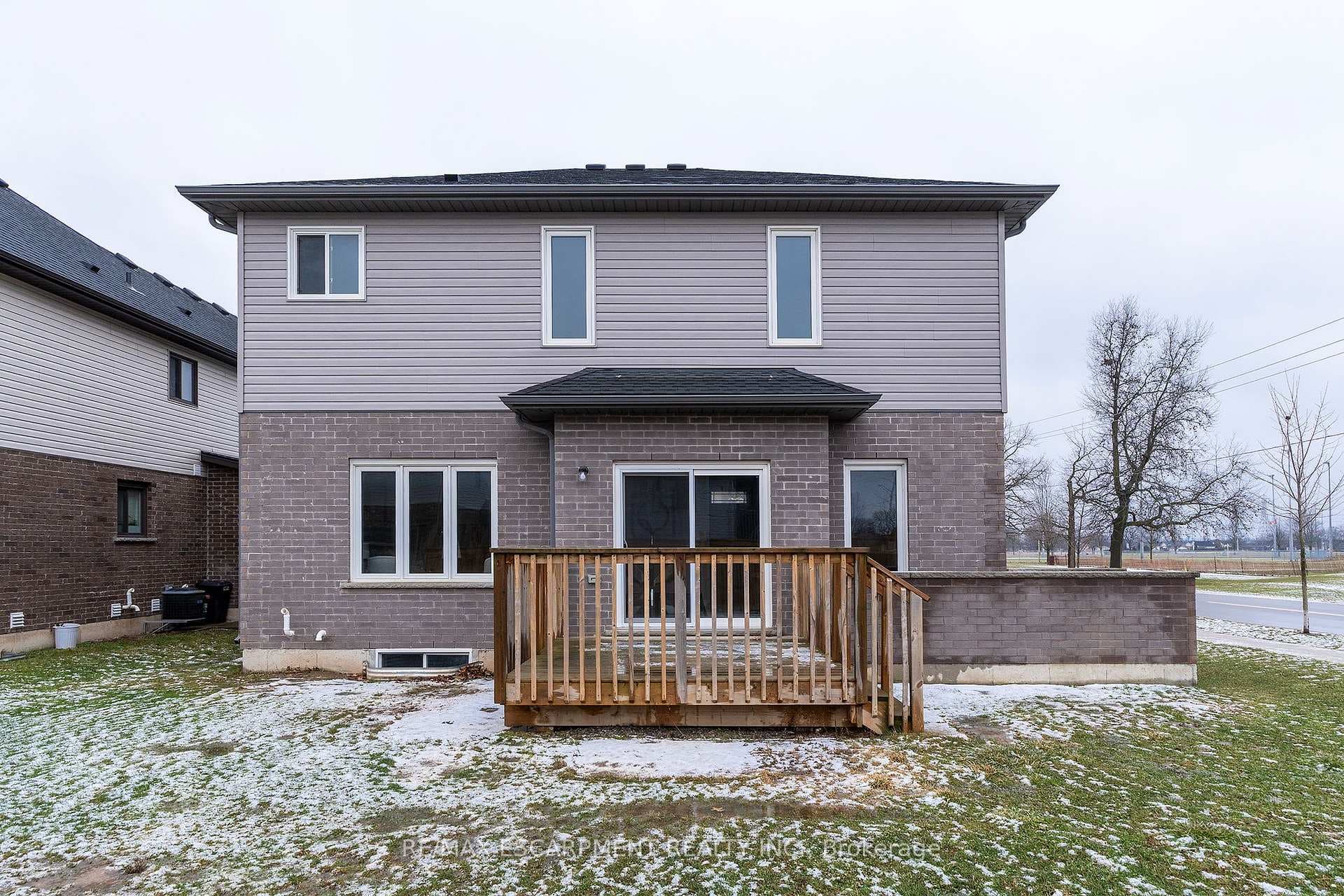 6 Laurent Avenue photo 24