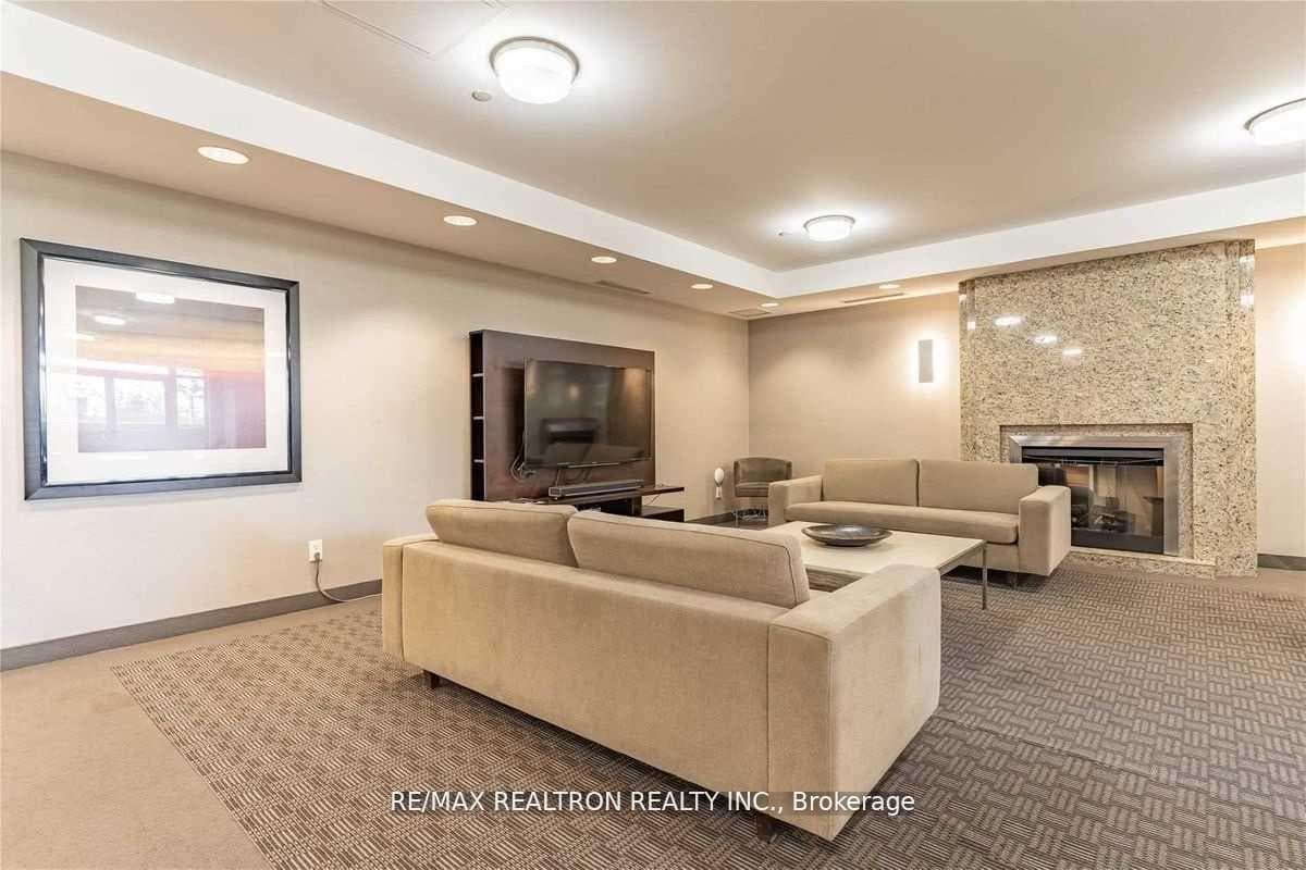 4968 Yonge Street Unit PH203 photo 33