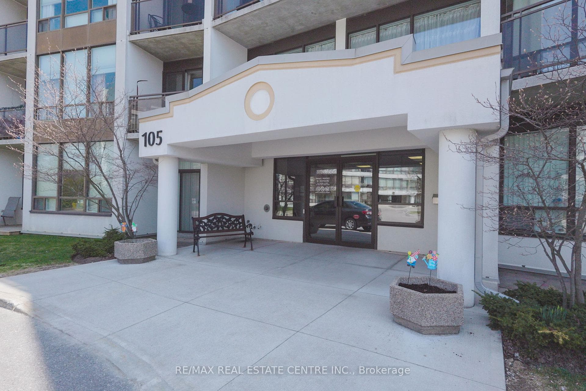 105 BAGOT Street Unit 202 photo 3
