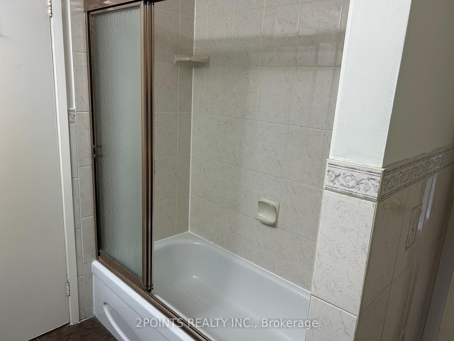 109 Hetherington Crescent photo 15