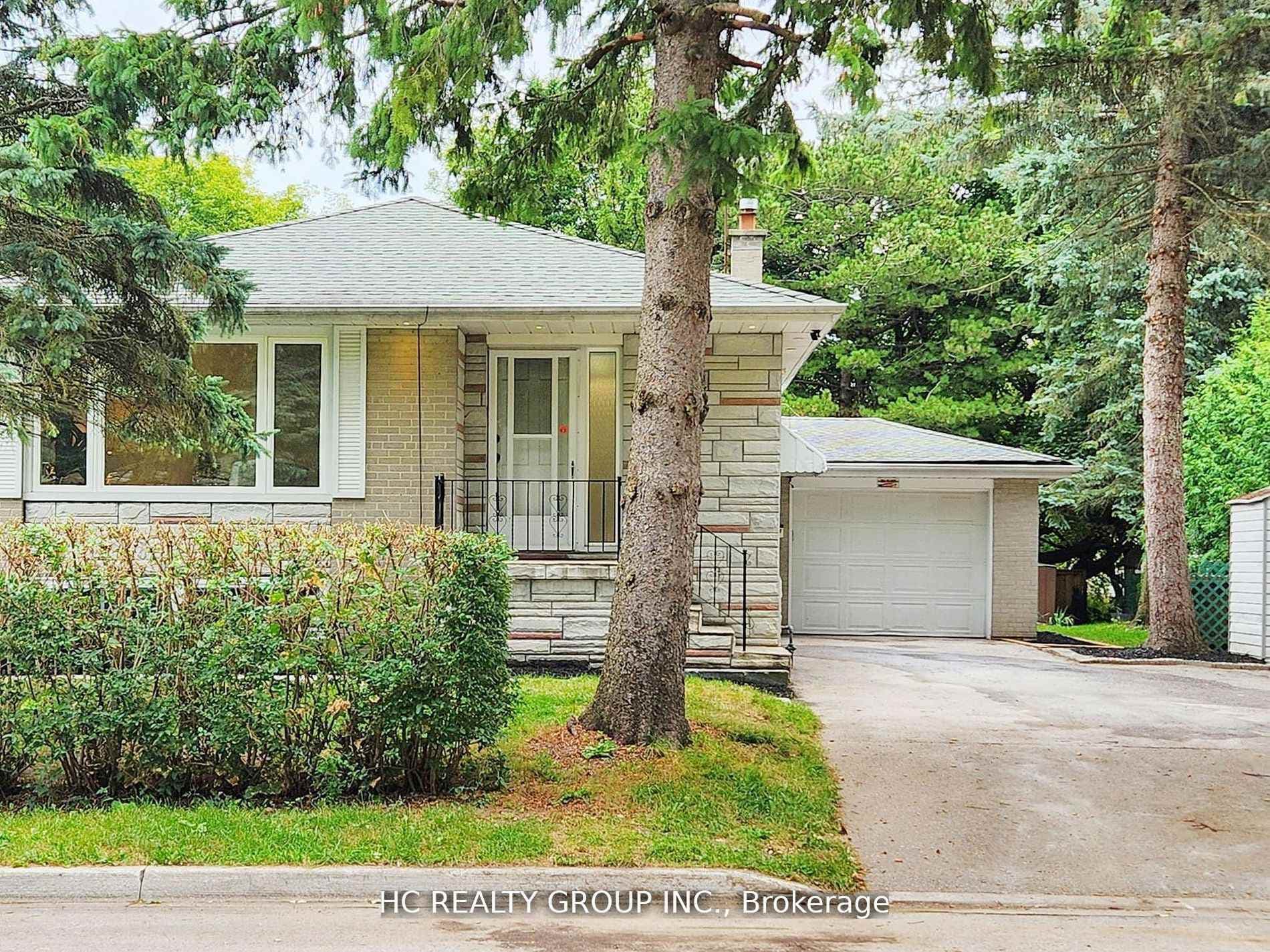 26 Algonquin Crescent photo 1