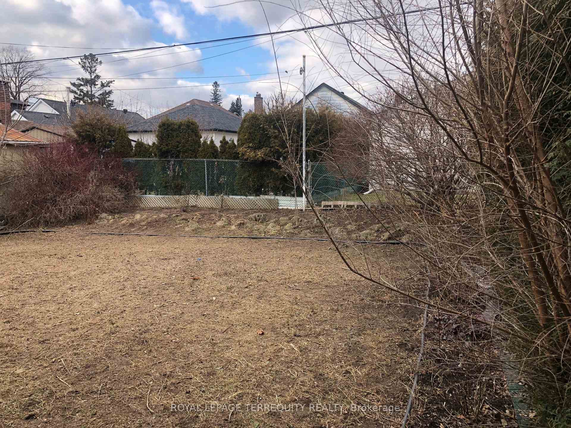 6 Deakin Avenue photo 40
