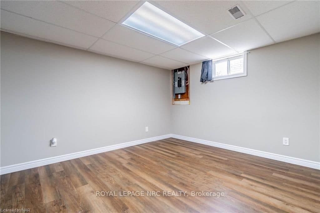 89 ALLAN Drive photo 27