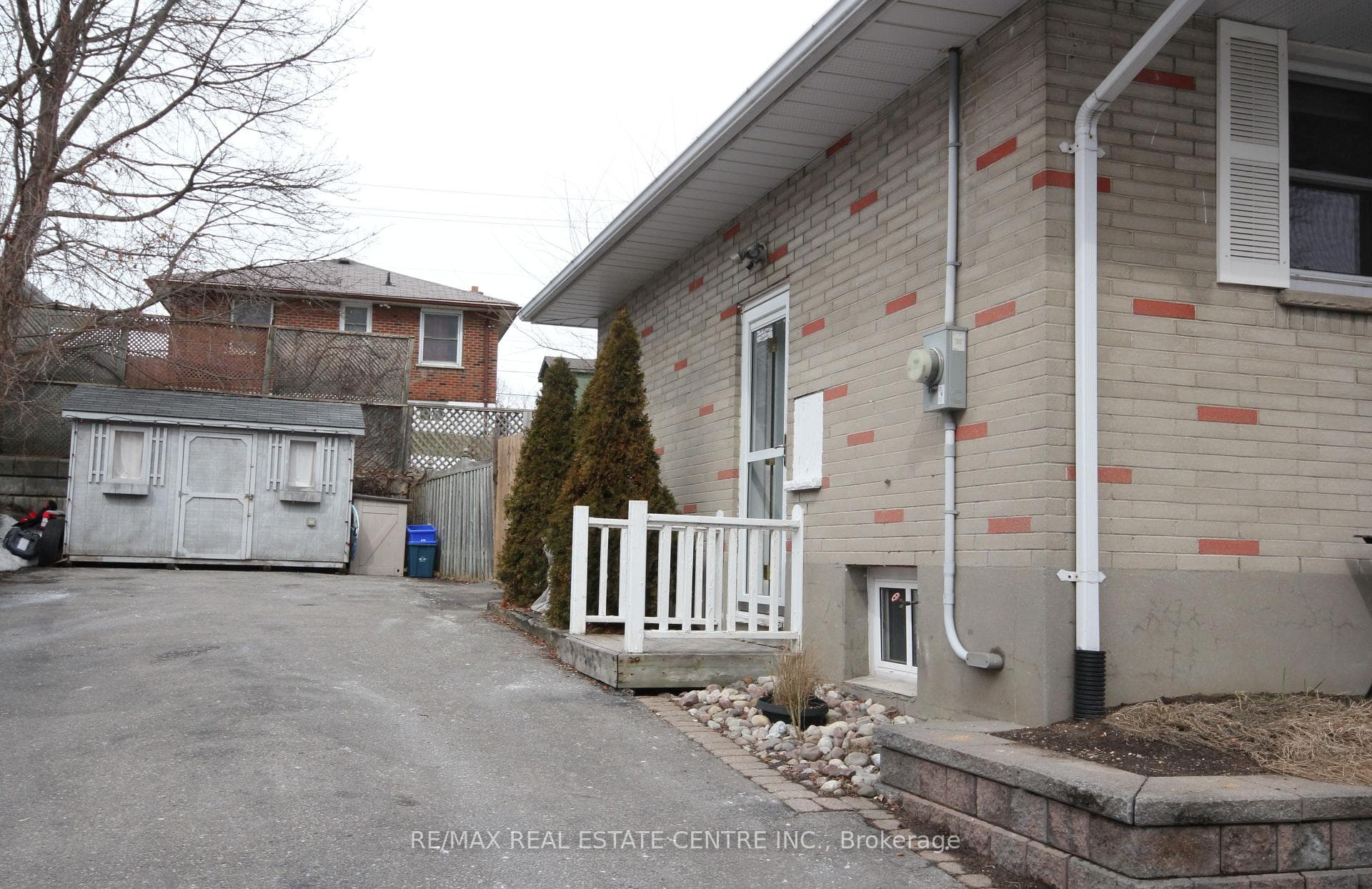 376 Humewood Avenue Unit Main photo 3