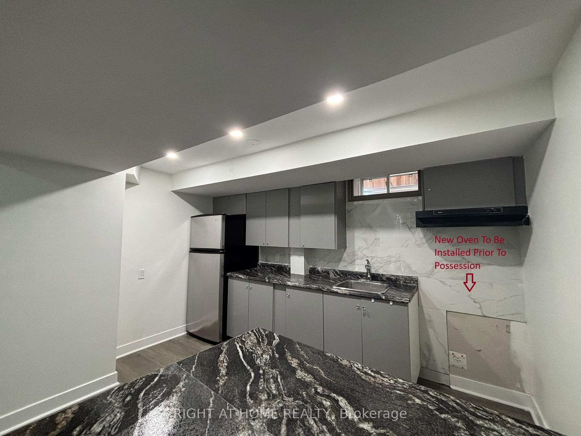65 Mildenhall Place Unit Lower photo 4