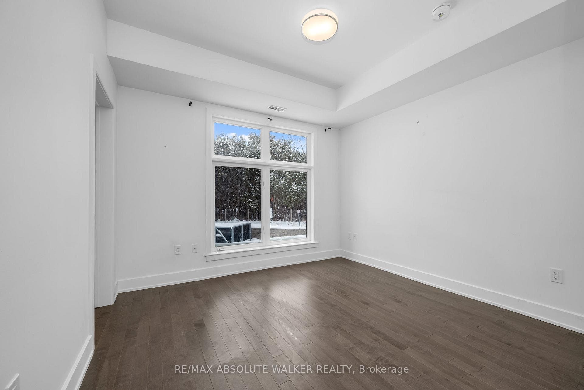 305 Elizabeth Cosgrove Private Unit 101 photo 25