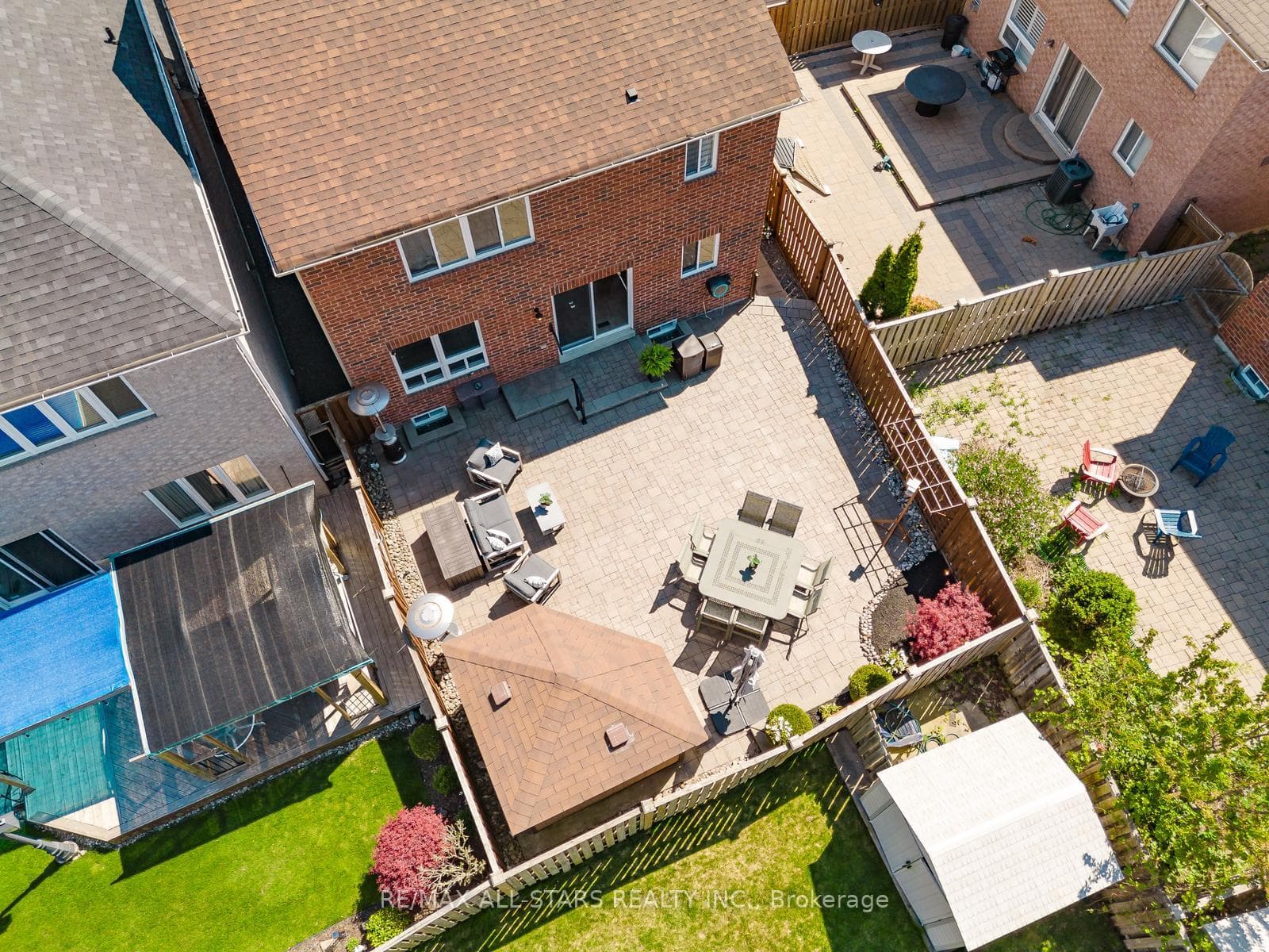 3 Richard Coulson Crescent photo 38