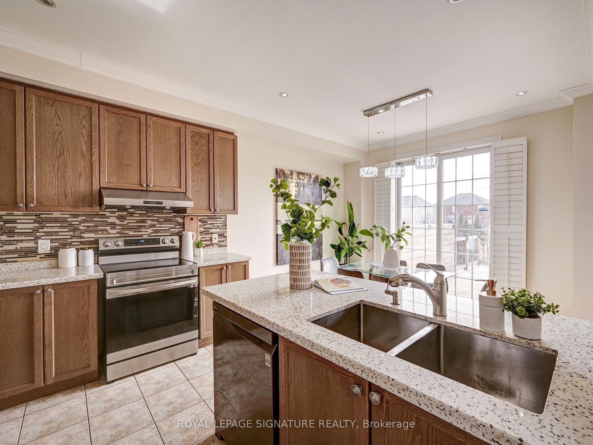 106 Naperton Drive photo 15