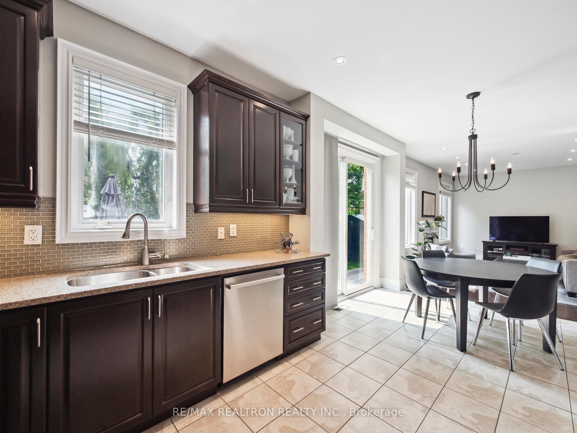10 Glade Drive photo 16
