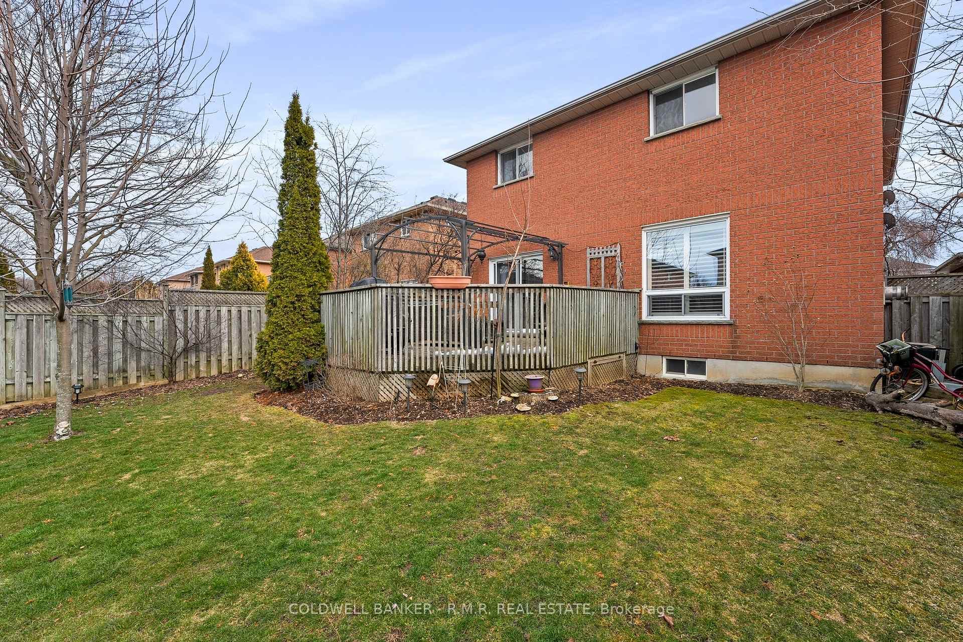 107 Stagemaster Crescent photo 35