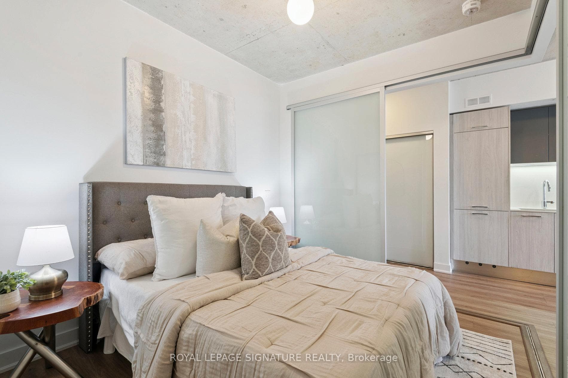 665 Kingston Road Unit 407 photo 19