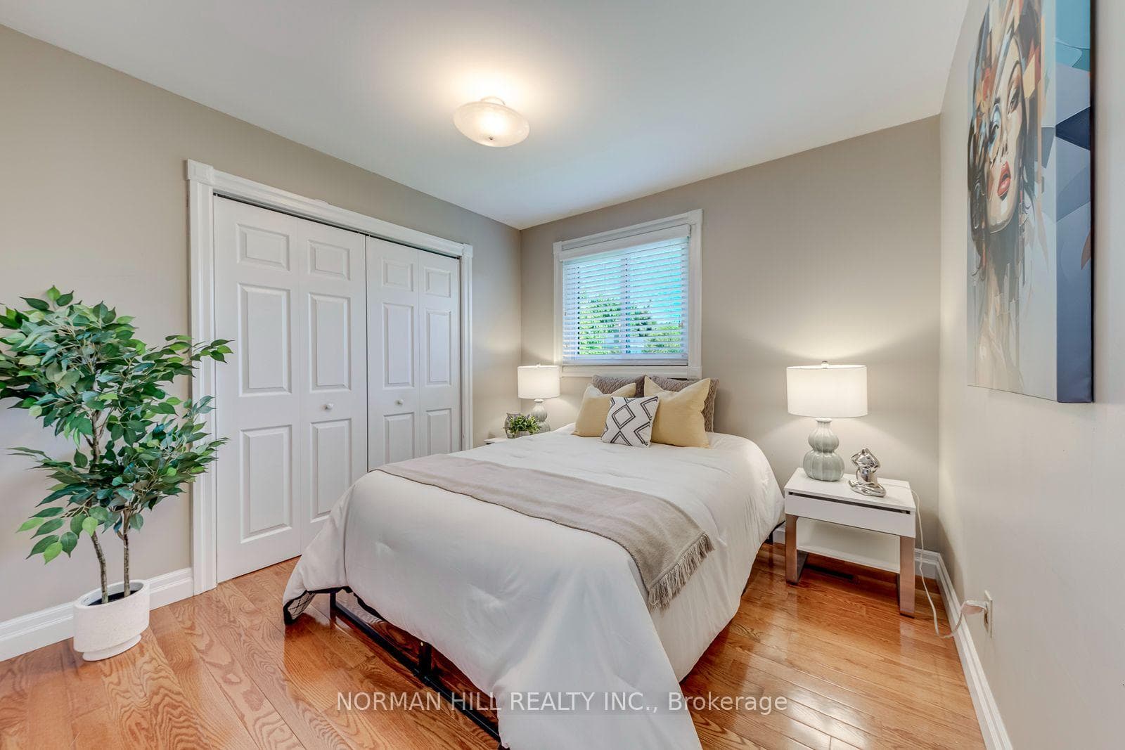 2491 Woburn Crescent photo 30