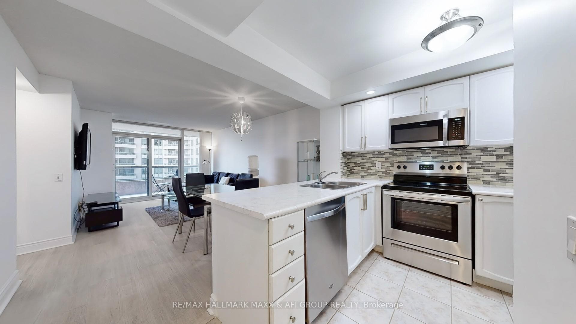 5 NORTHTOWN Way Unit 707 photo 13