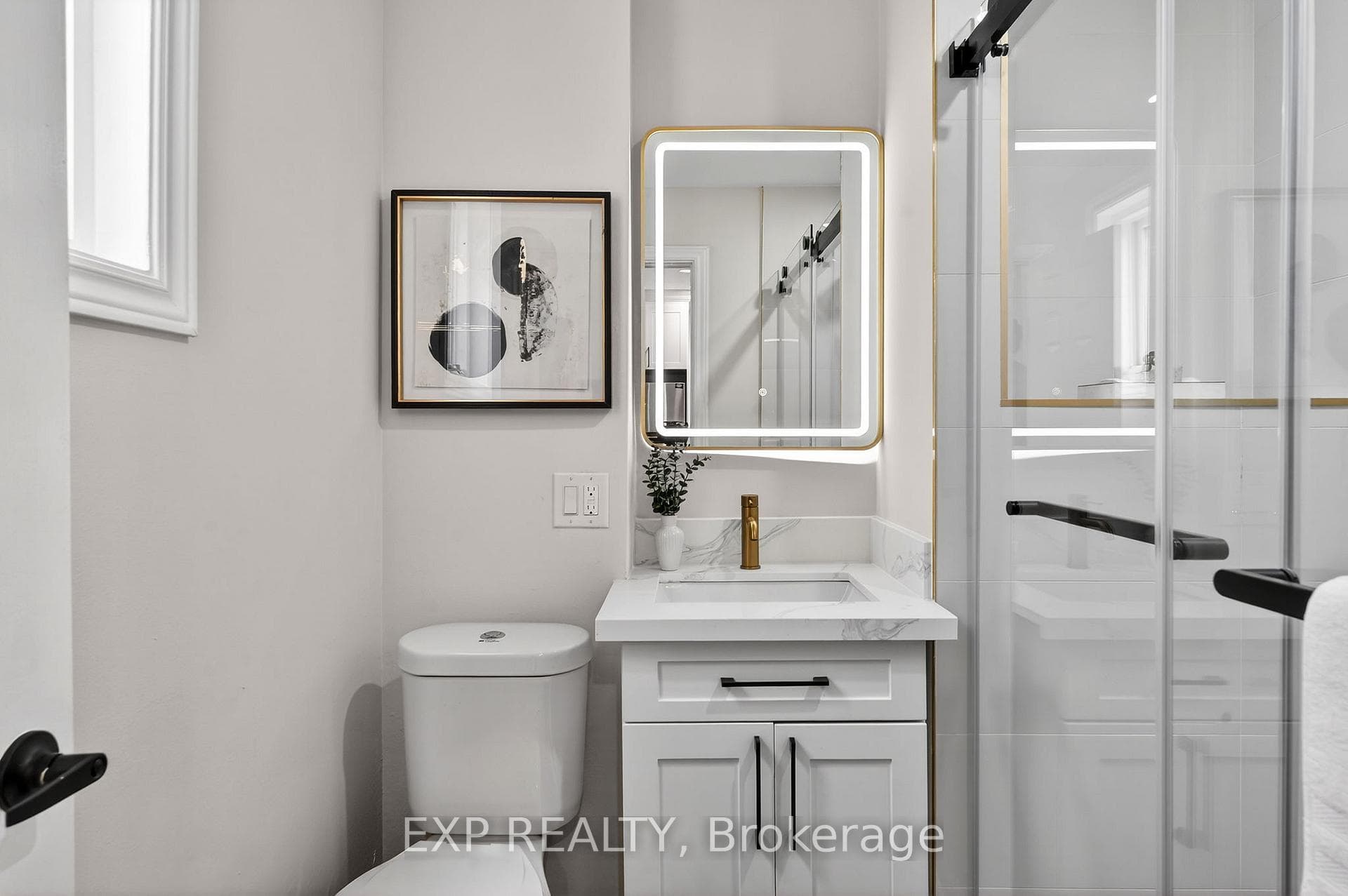 201 Grosvenor Avenue photo 32