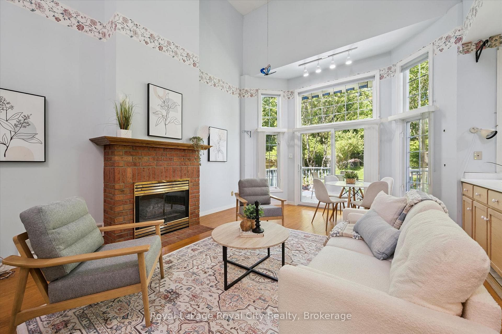 539 Harvey Street photo 14
