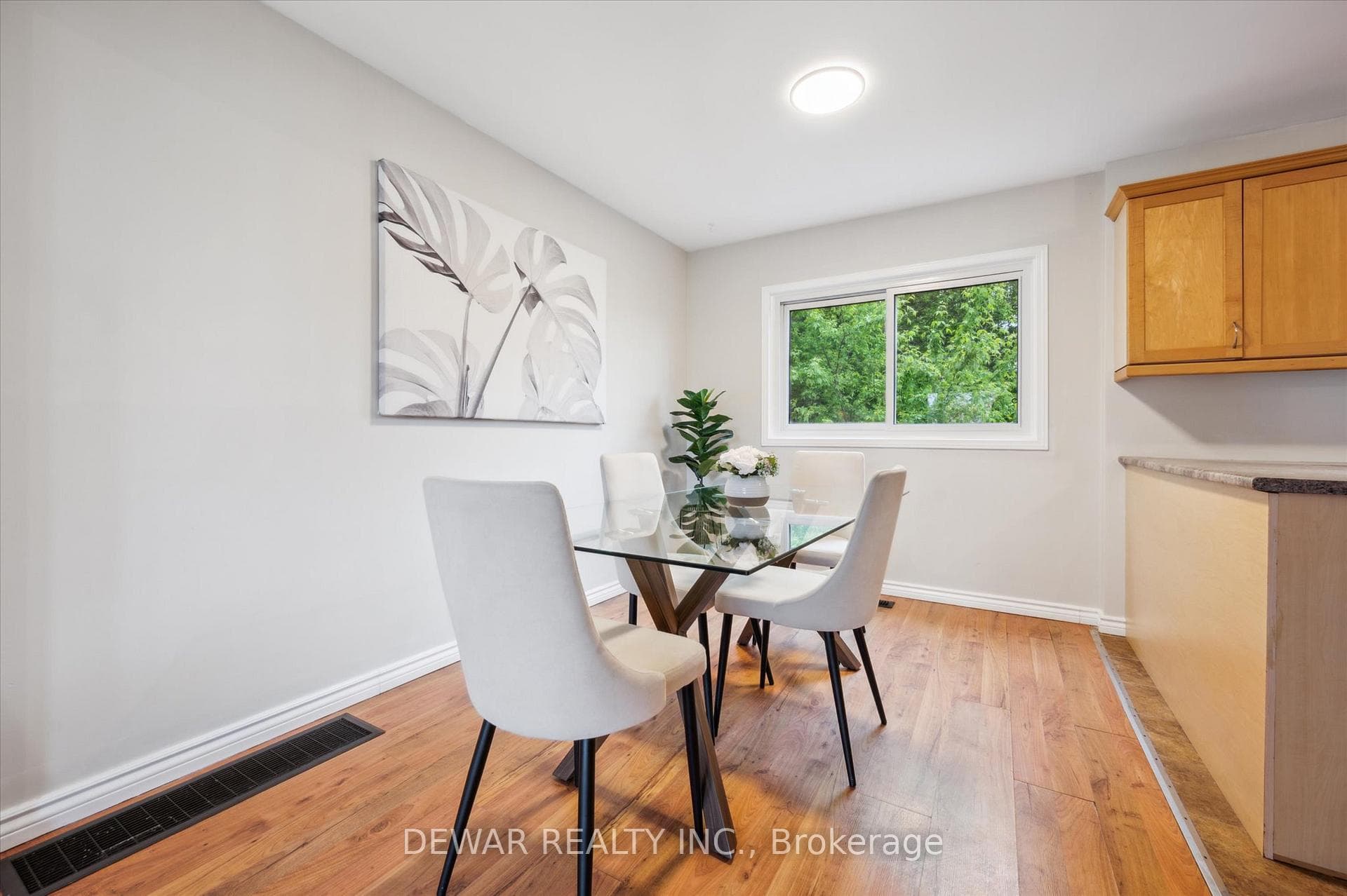 274 Erb Street photo 12