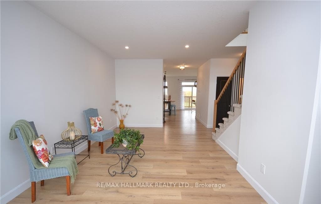 143 Superior Drive photo 3