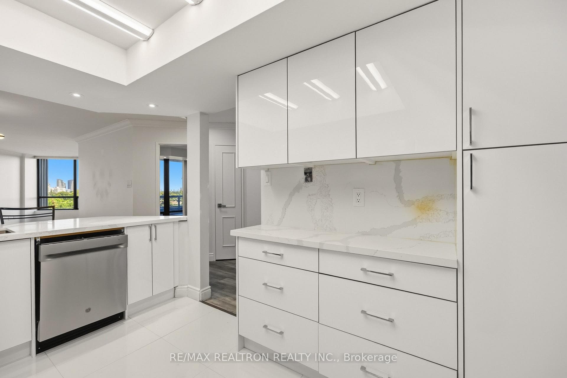 7440 Bathurst Street Unit 608 photo 16