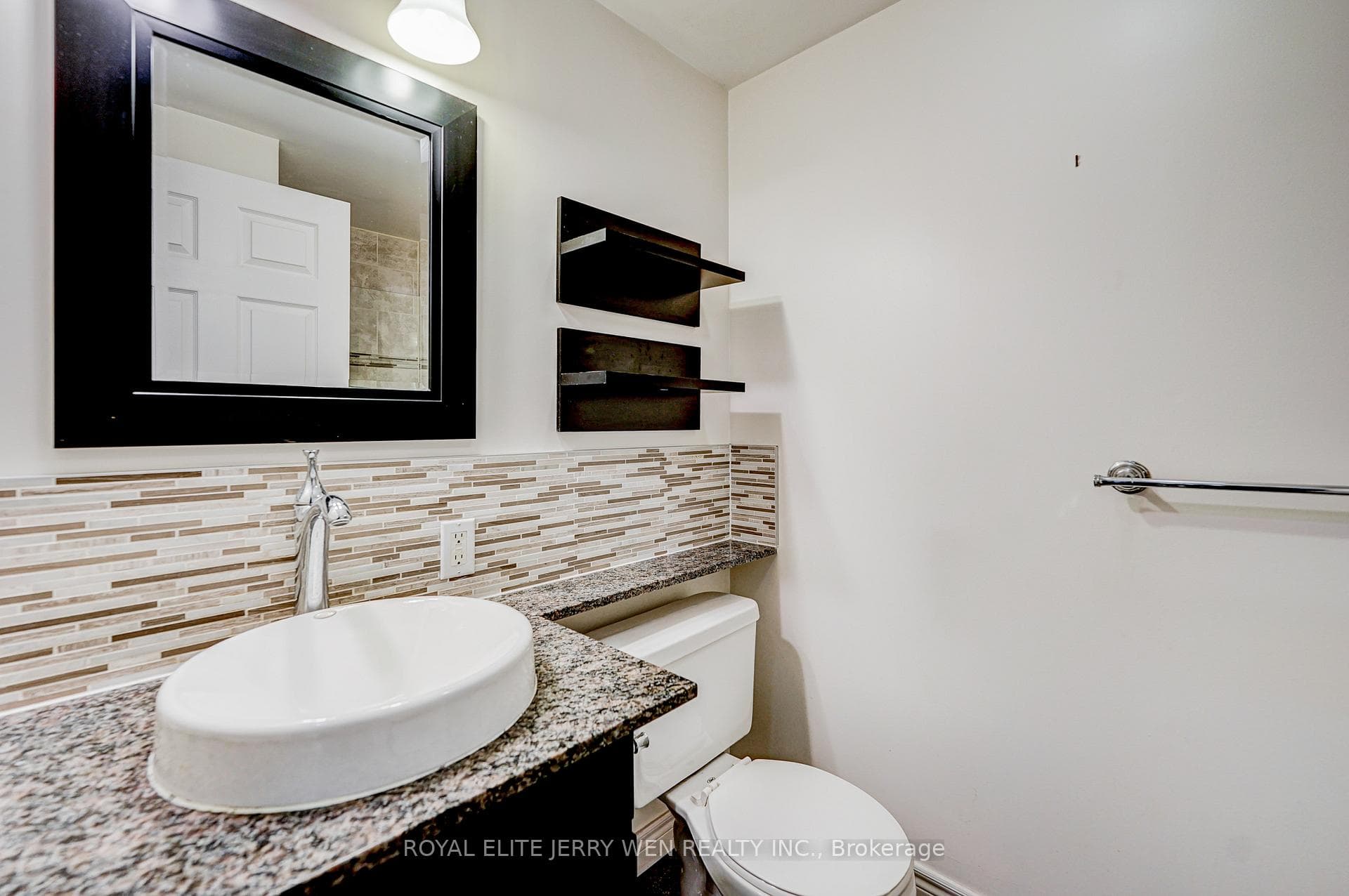 55 Bloor Street Unit 1809 photo 32