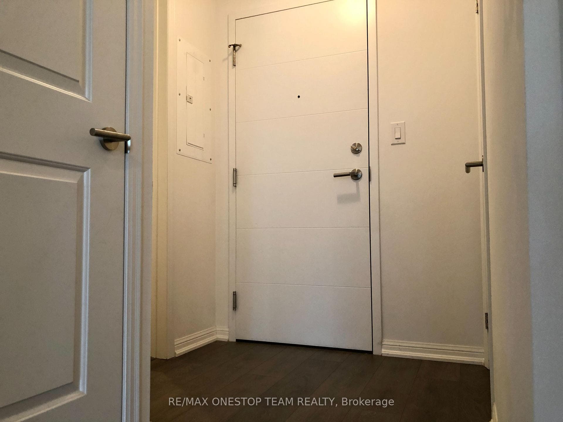 400 Adelaide Street Unit 808 photo 5