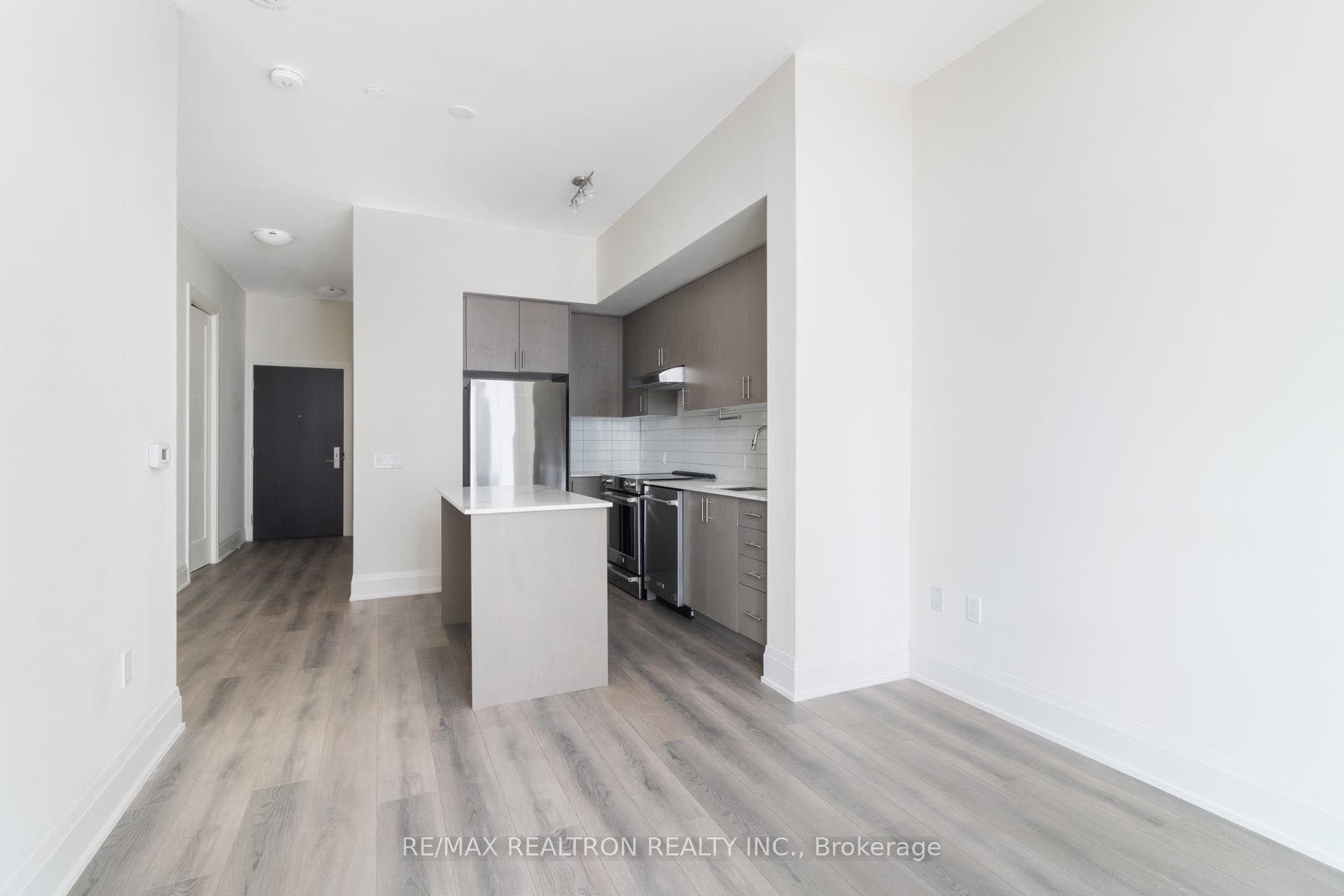 9000 Jane Street Unit 620 photo 22