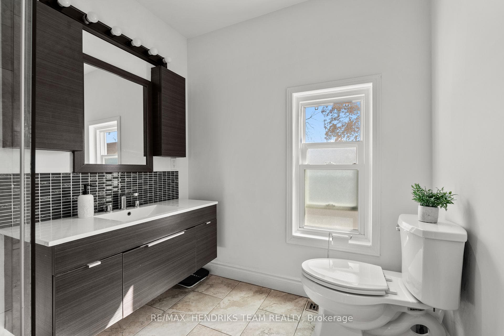 192 Wood Street photo 30