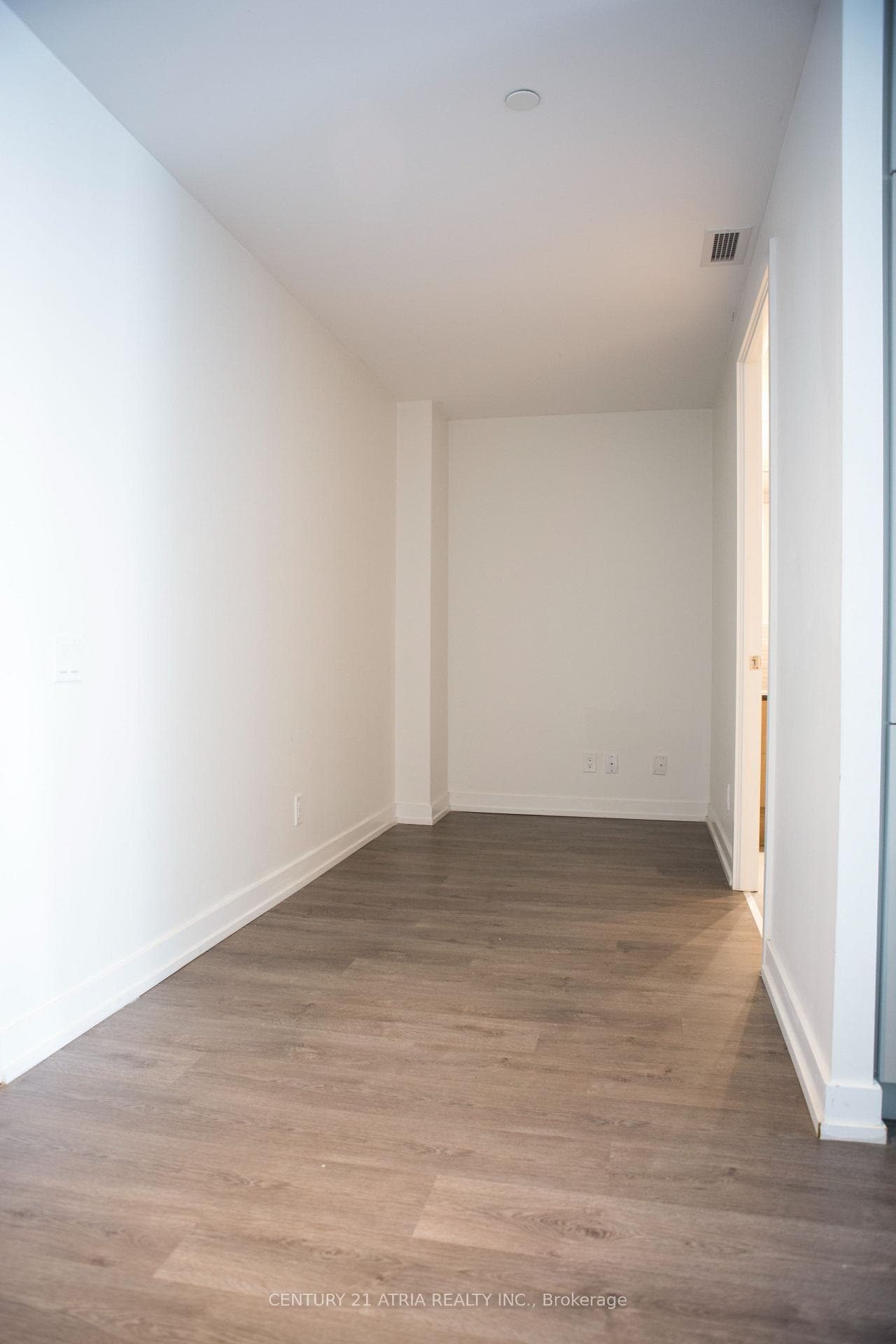 161 Roehampton Avenue Unit 602 photo 3
