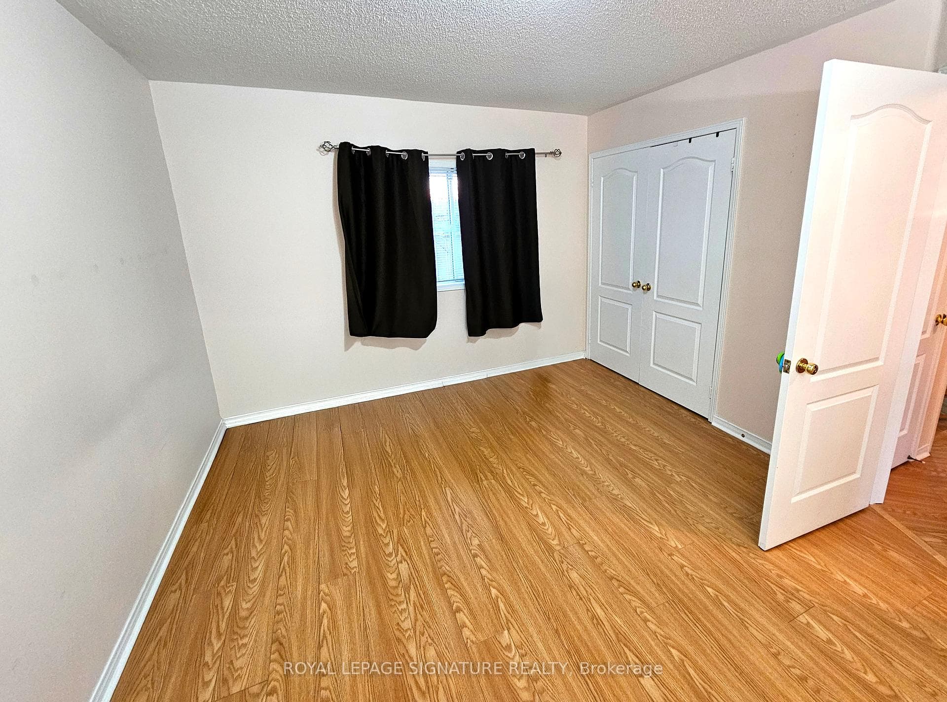 1565 Woodhenge Way photo 22