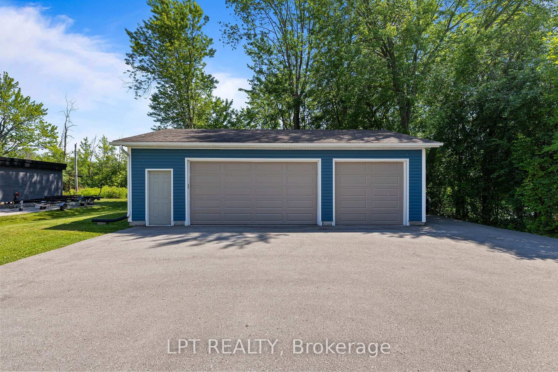 Detached Garage