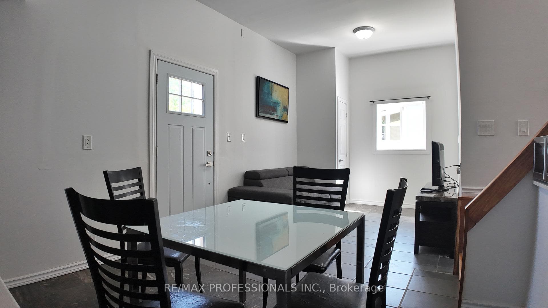 5 Farmbrook Road Unit B photo 6