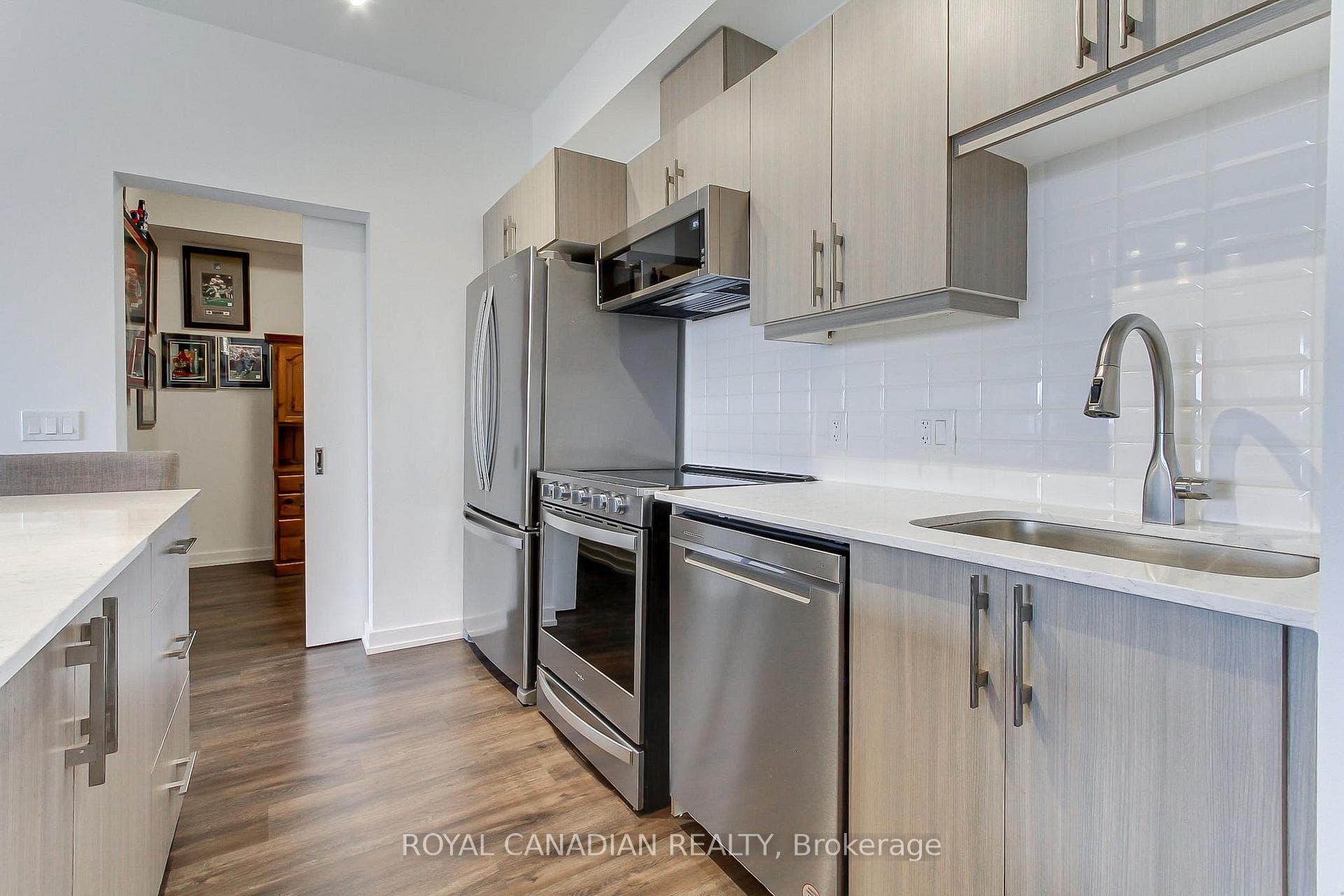 430 ESSA Road Unit 418 photo 12